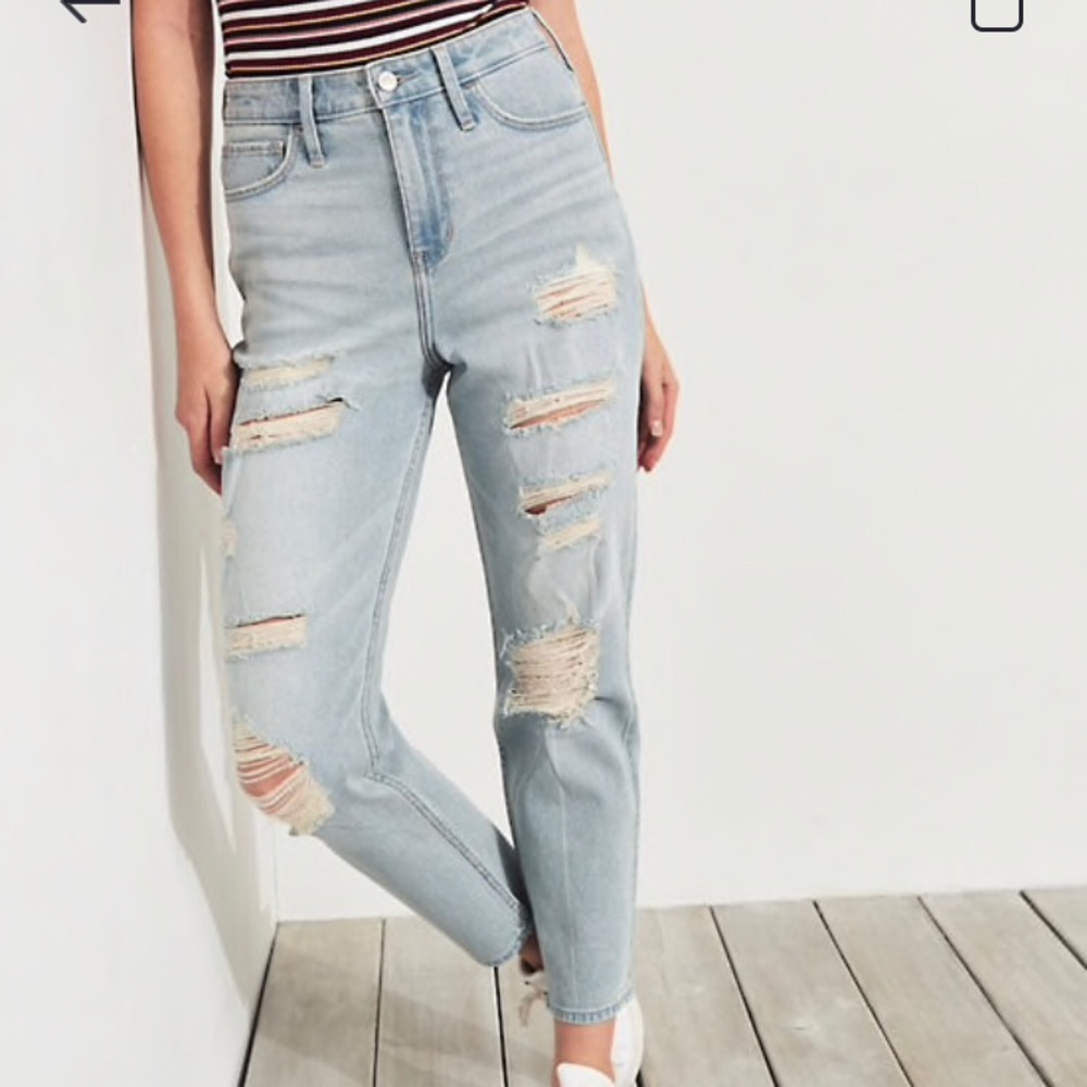 HOLLISTER Vintage Ultra High-Rise Mom Jeans
